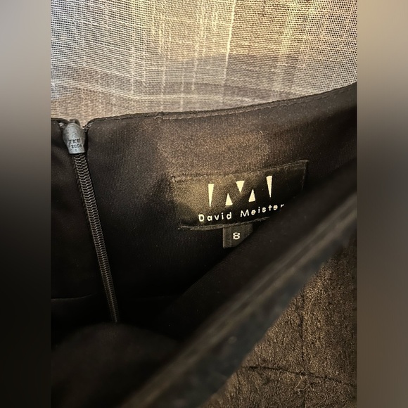 [8] Classic Minimal Little Black Dress - Picture 3 of 7